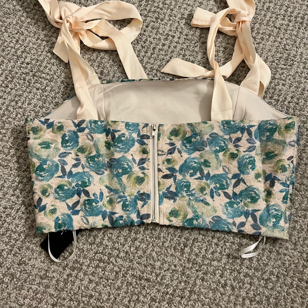 Lulus Top with Ribbon straps - Picture 2 of 2